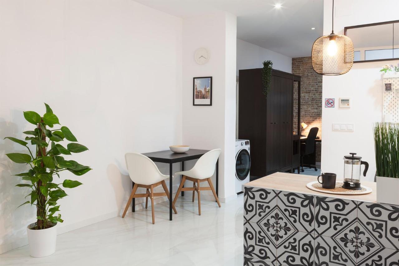 Artistic Digital Retreat-Great Location Near Metro Apartman Valencia Kültér fotó